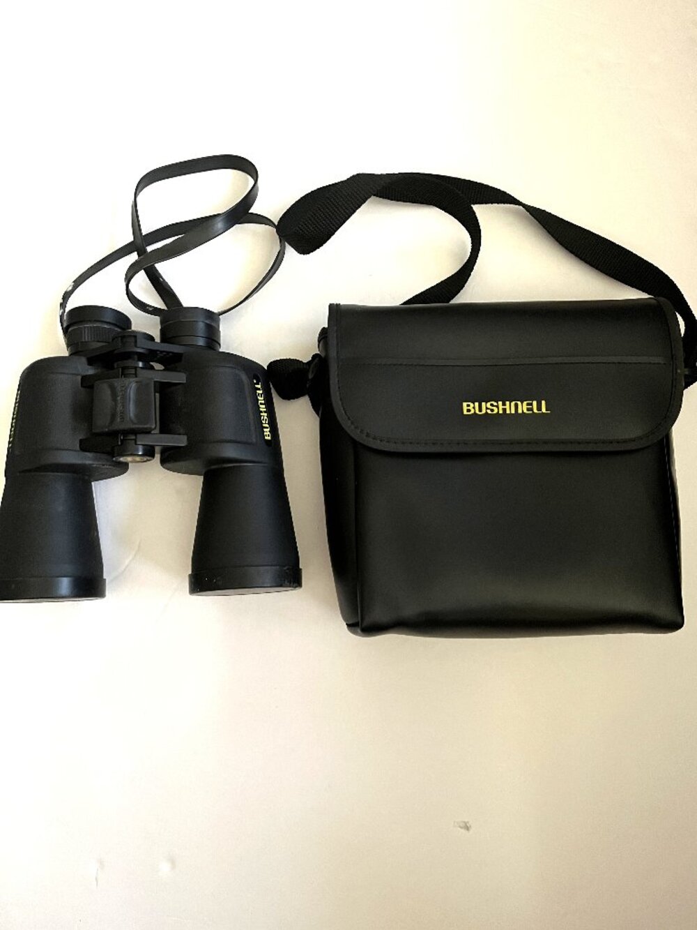 Bushnell Binoculars 16x50 Model 13-1650, 168 feet at 1000 Yards With Case EUC
